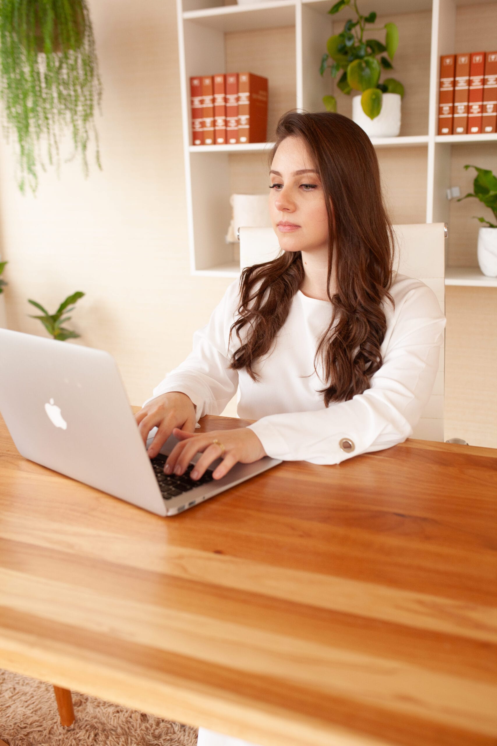 Doutora Paula Girotto especialista em Neurologia Infantil